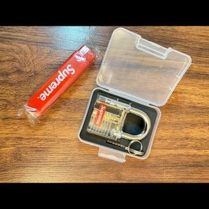 Supreme lock & toothbrush